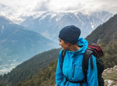 what to wear winter hiking